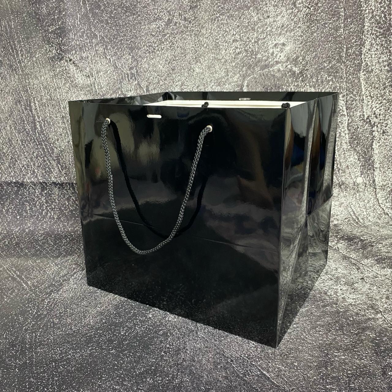 Berbagai jenis kertas yang umum digunakan untuk membuat paper bag